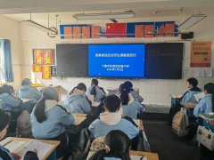 设置了涵盖饭菜卫生情况、餐具卫生环境、食堂